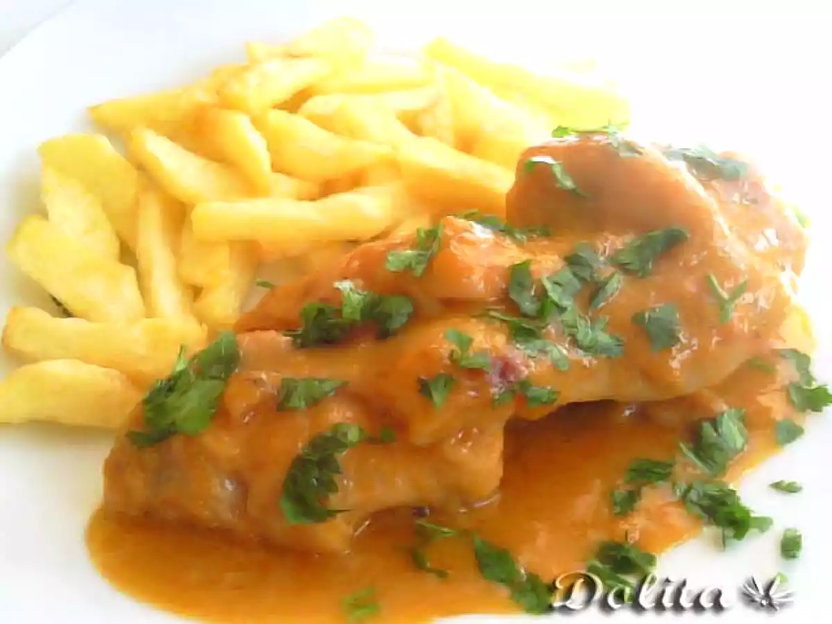 Manitas de cerdo en salsa