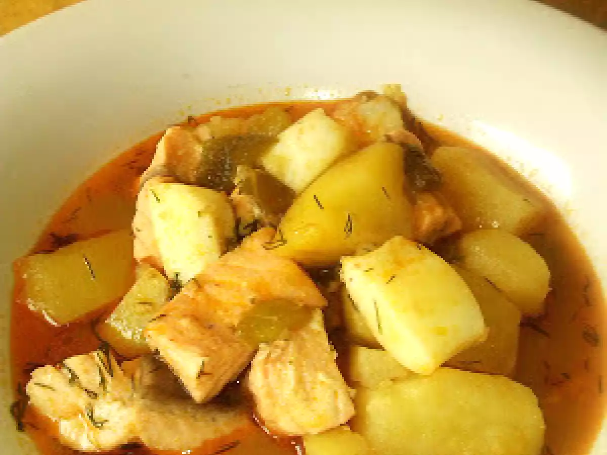 Marmitako de salmón con sepia