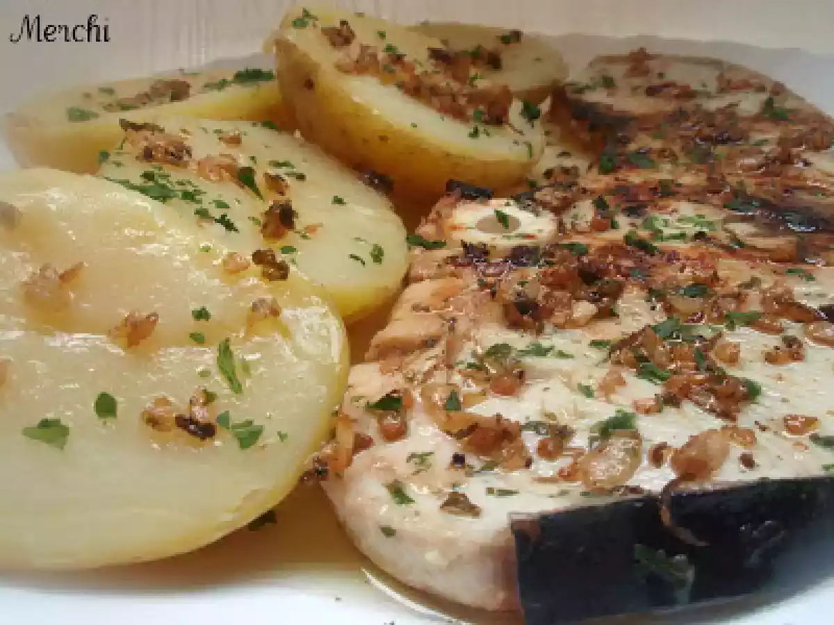 Marrajo a la plancha con ajada y cachelos - foto 2