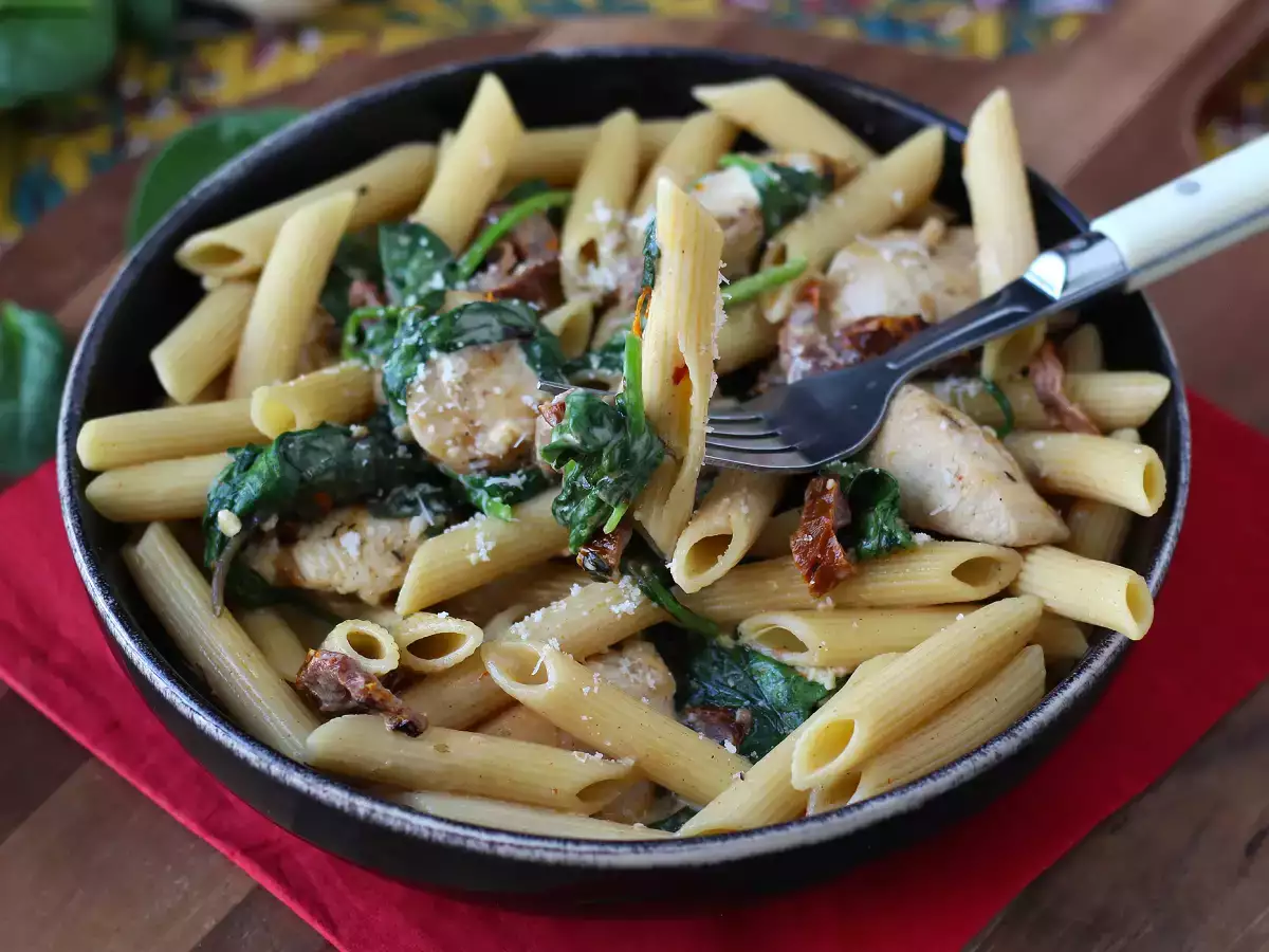 Marry Me Chicken Pasta: pasta cremosa con pollo, parmesano y tomates secos - foto 5