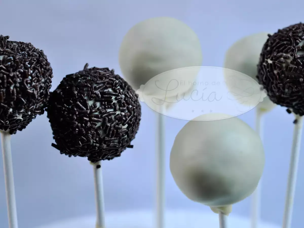 Marshmallow Brownies Cake Pops