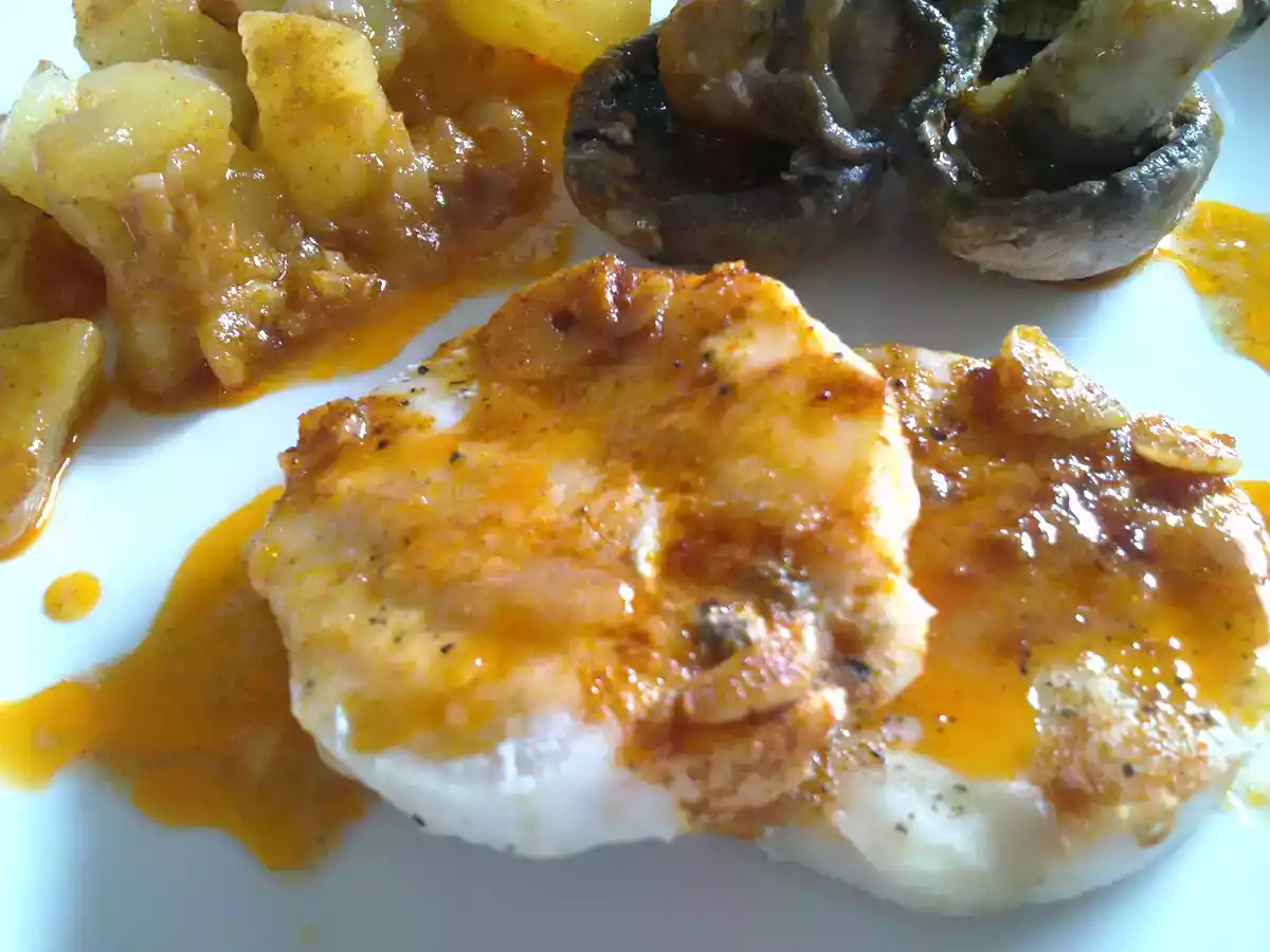 MEDALLONES DE MERLUZA CON GUARNICIÓN