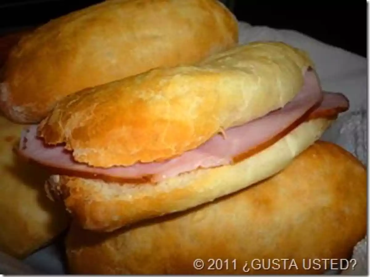 MEDIAS NOCHES (PANECILLOS PARA HOT DOGS) RECETA