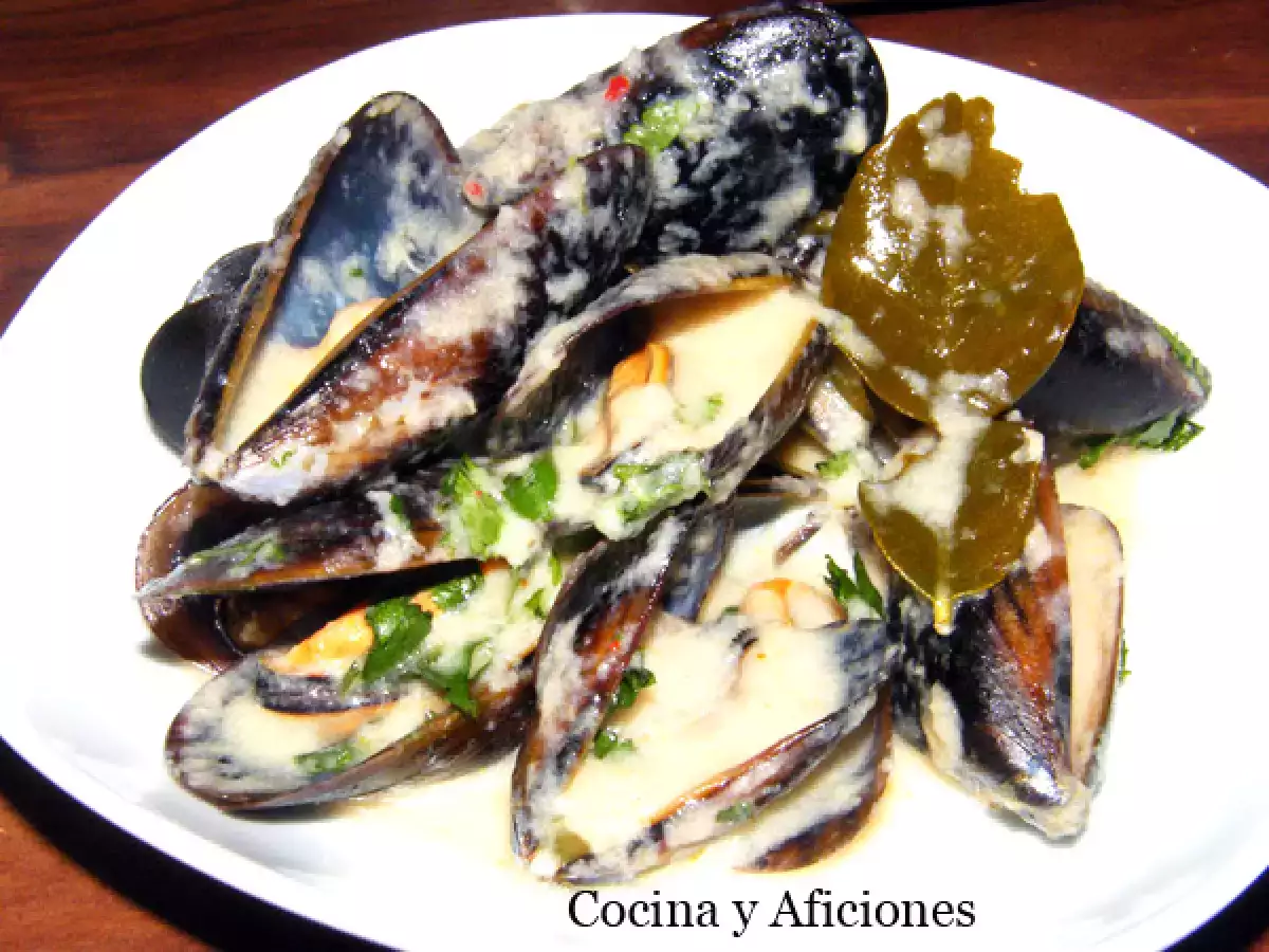 Mejillones cocinados en sopa de coco