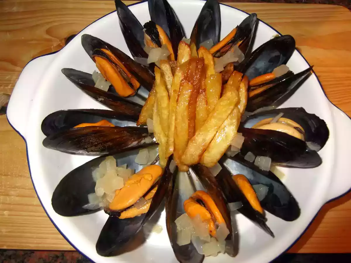 Mejillones con patatas al estilo bruselas