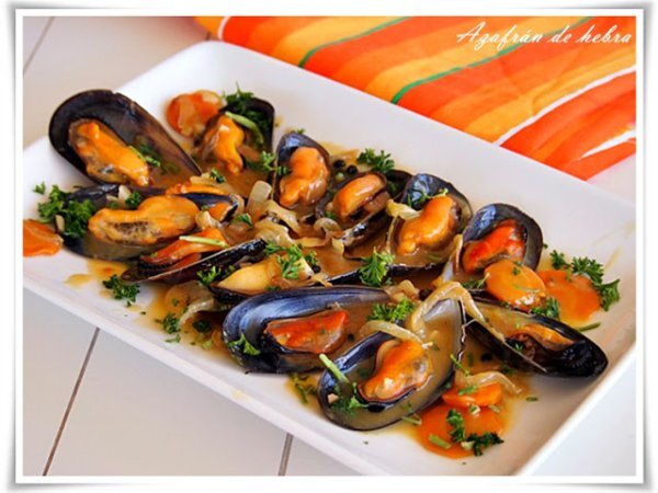 Mejillones en salsa de vino