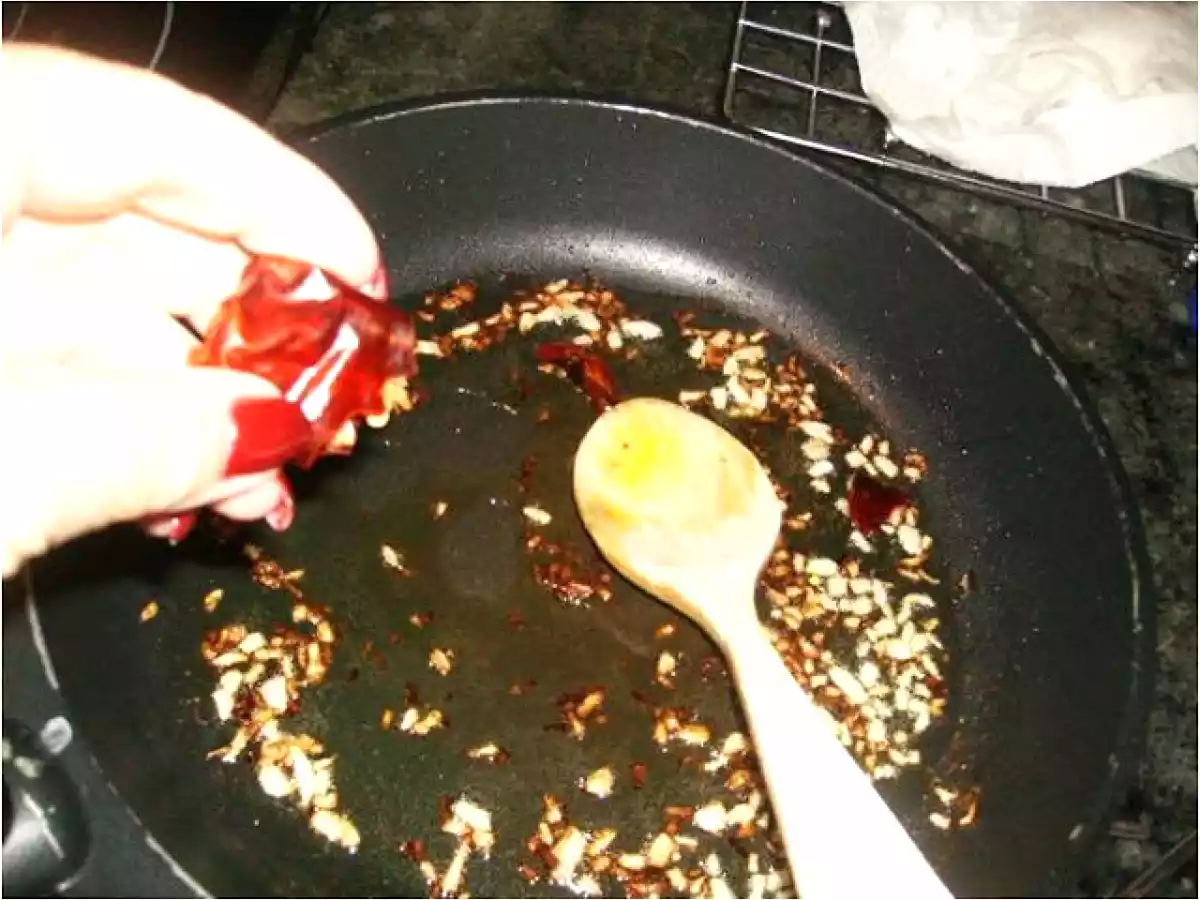 MEJILLONES EN SALSA PICANTE - foto 3