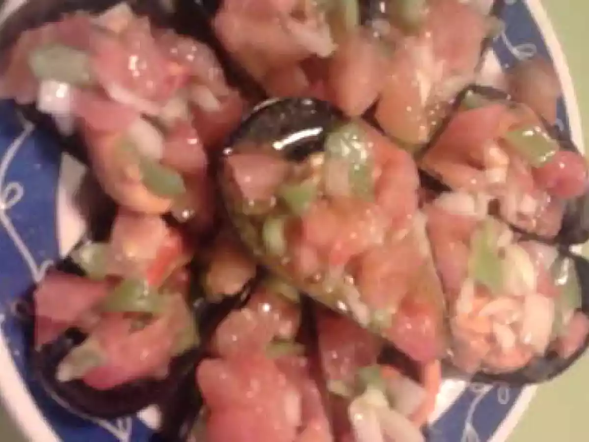 Mejillones rellenos de picadillo .