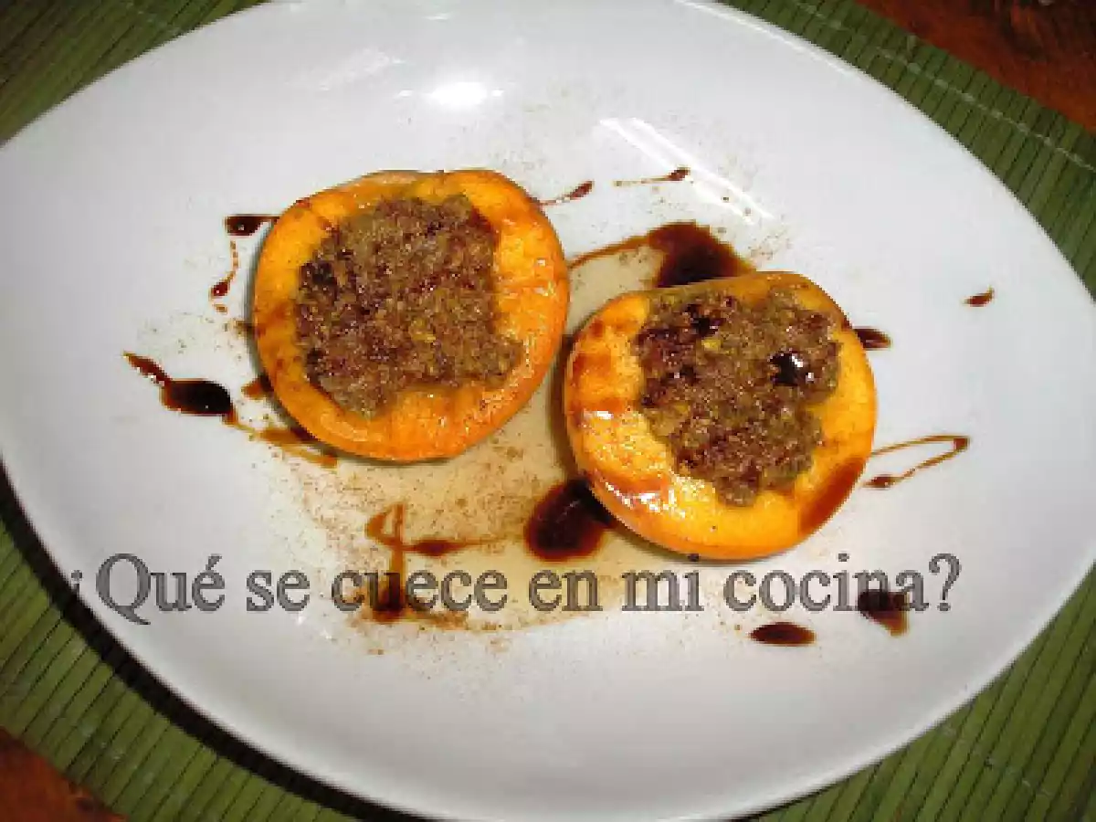 MELOCOTONES RELLENOS DE FRUTOS SECOS.