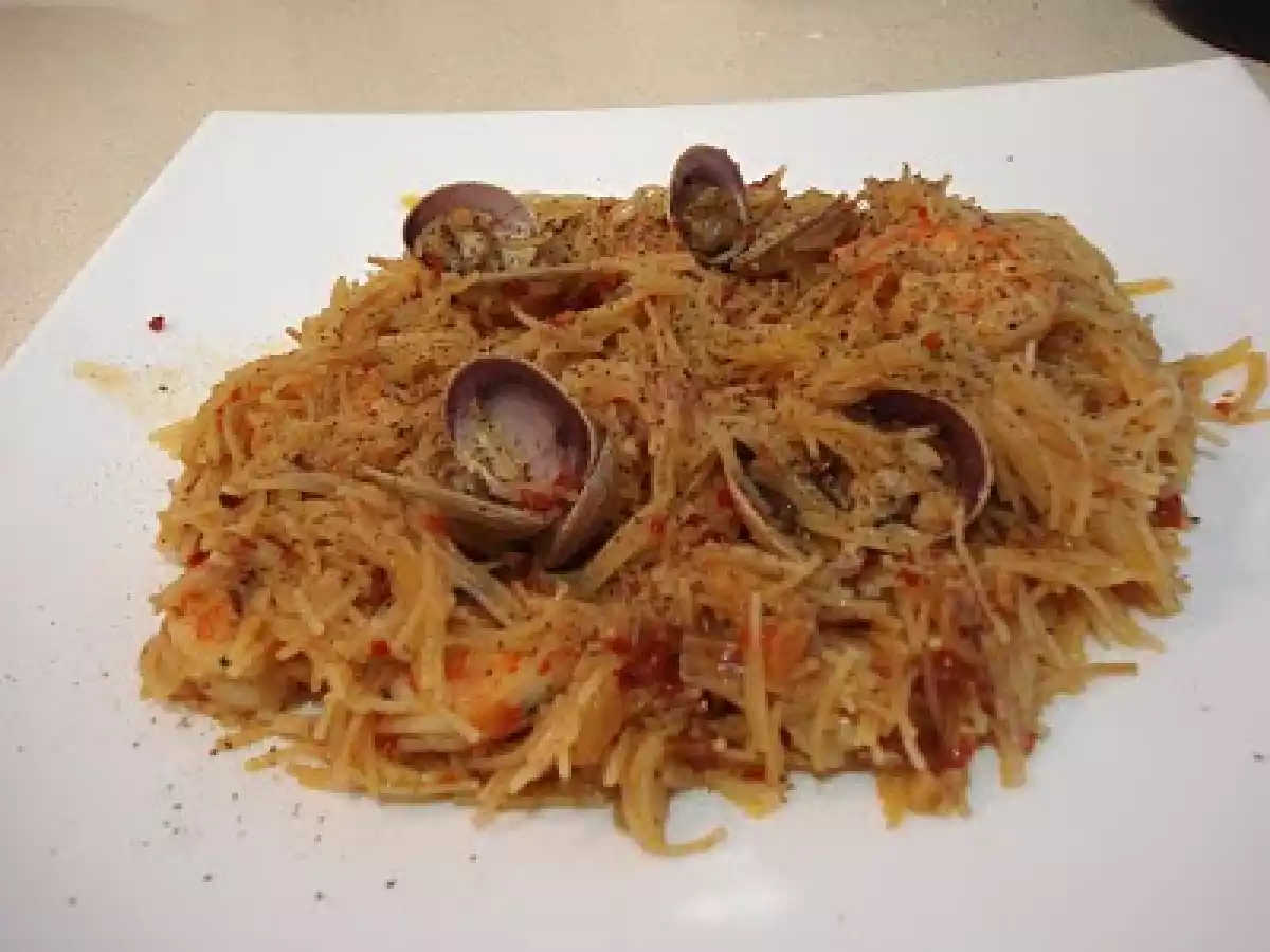 Meloso de fideos finos rojos