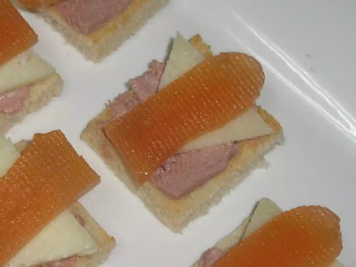MEMBRILLO DE MANZANA, CANAPÉS DE MEMBRILLO, QUESO Y PATÉ - foto 2