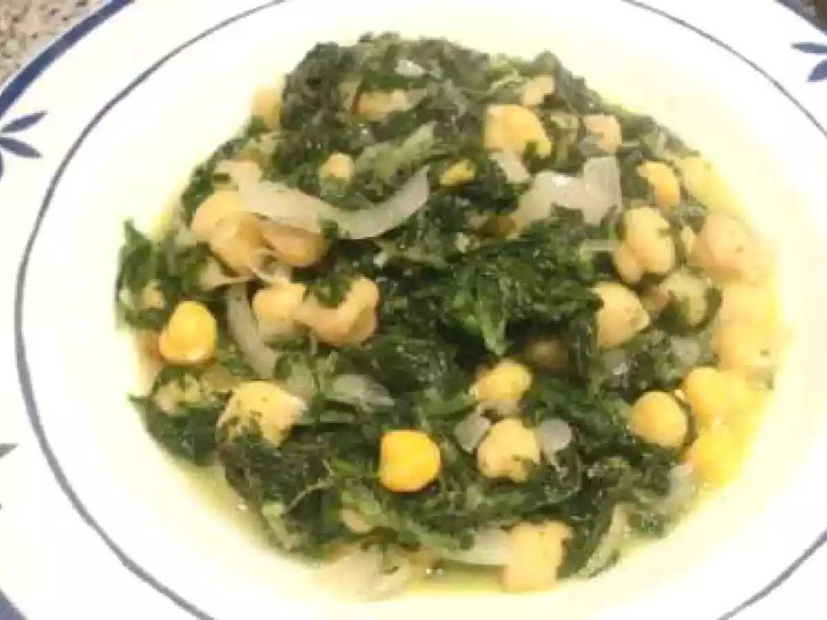 Menestra de garbanzos y espinacas