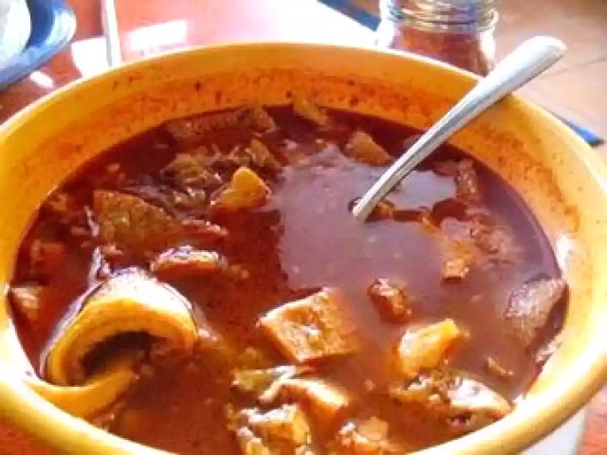 MENUDO (Callos con garbanzos)