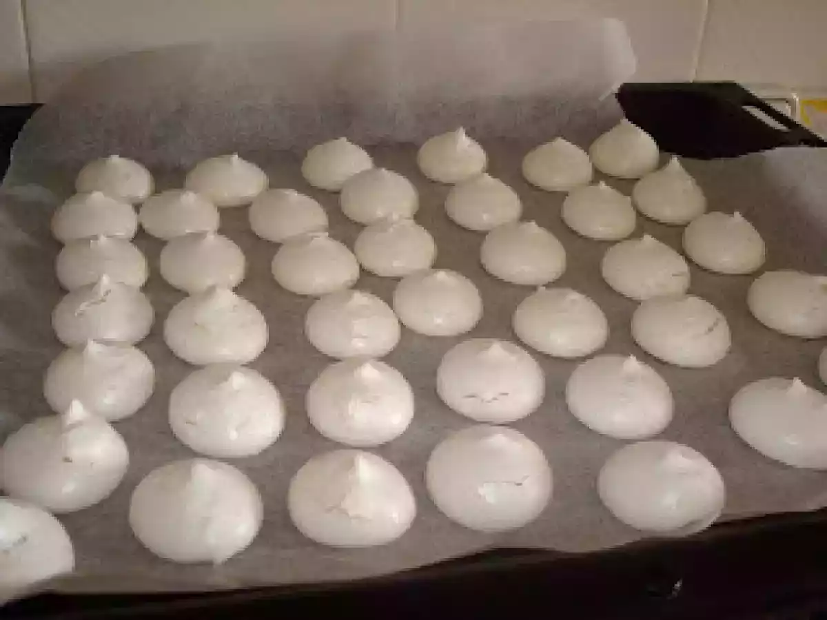 Merengue francés relleno de ganaché de chocolate - foto 2