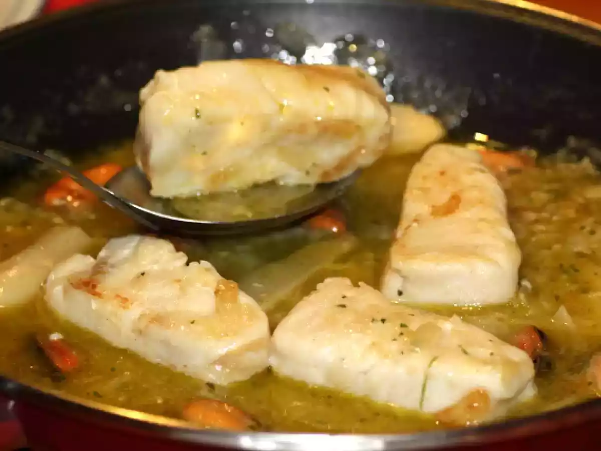 Merluza al cava con mejillones - foto 2