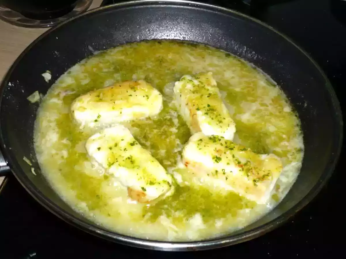 Merluza al cava con mejillones - foto 4