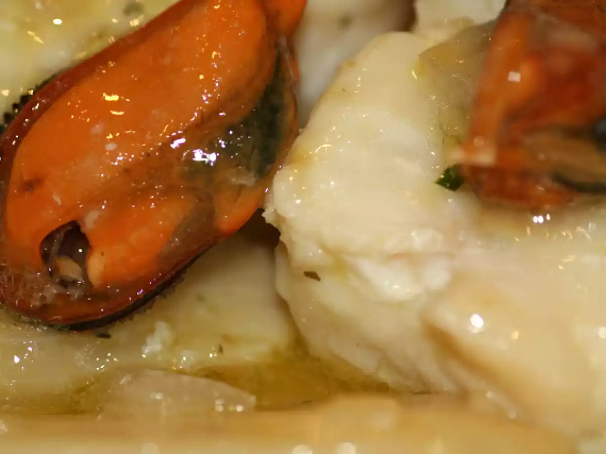 Merluza al cava con mejillones - foto 7