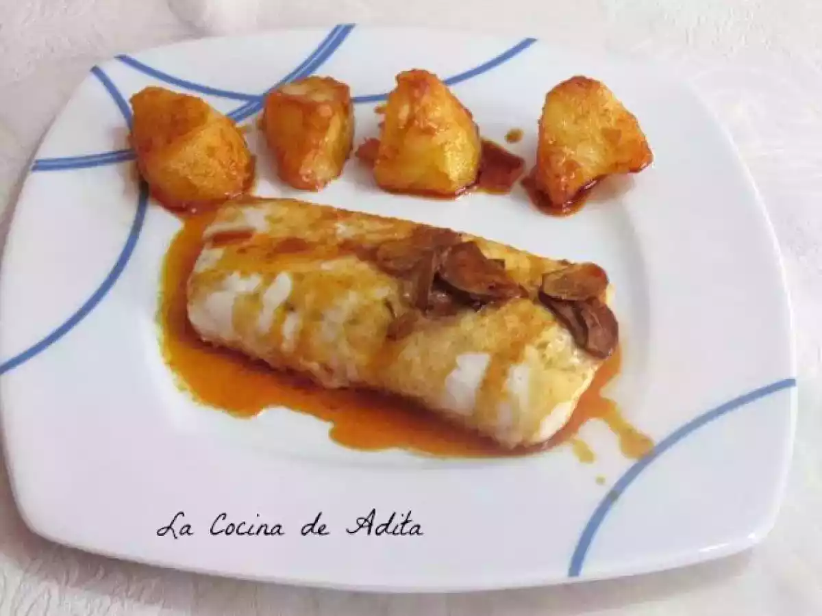 Merluza al horno, con ajada de ajos y pimentón