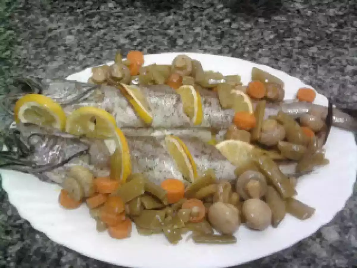 MERLUZA AL HORNO CON VERDURA
