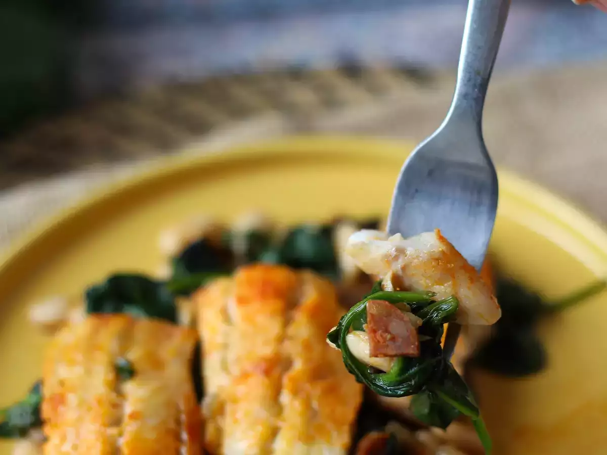 Merluza con alubias blancas, espinacas y chorizo - foto 5