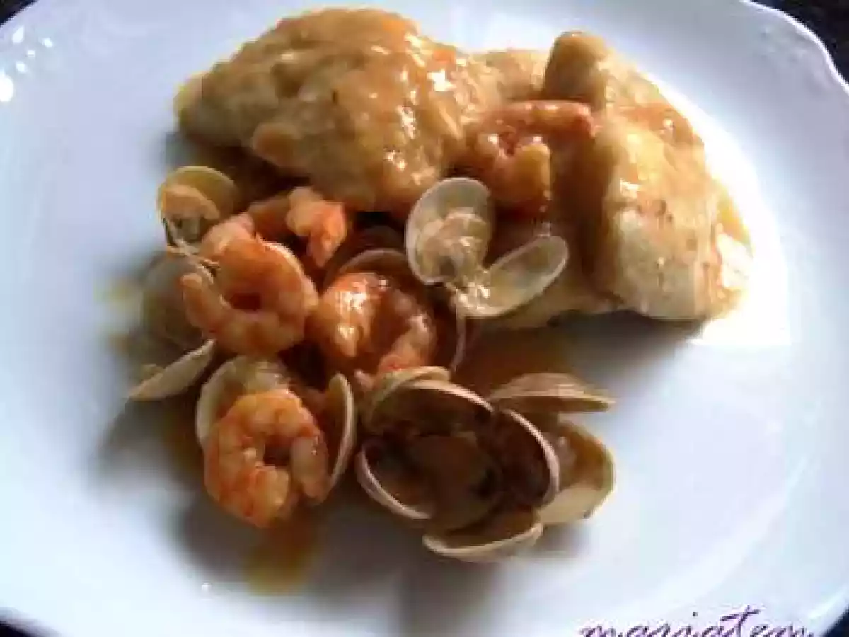 Merluza con gambas y almejas - foto 2