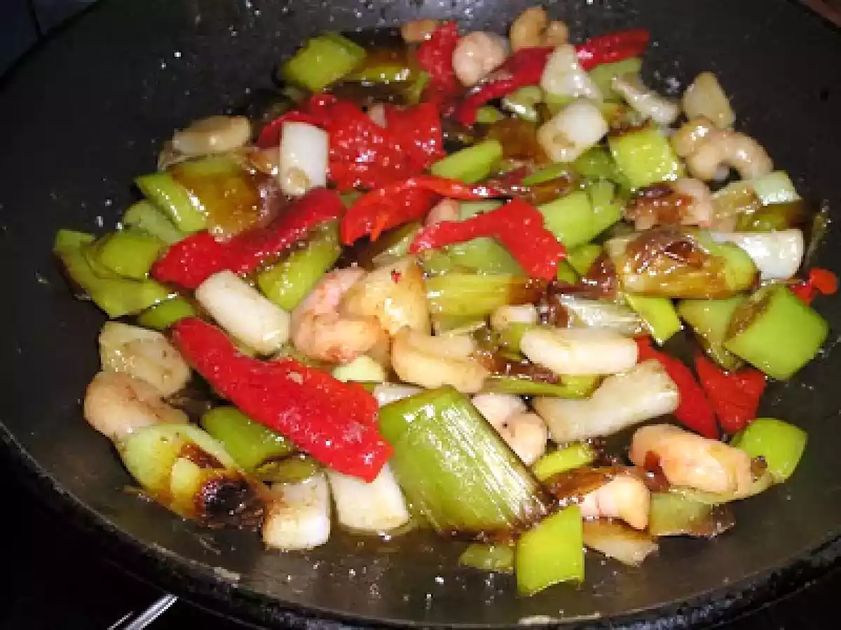 Merluza con salsa de espárragos