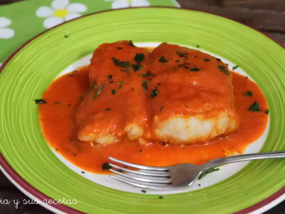 Merluza en salsa de piquillos