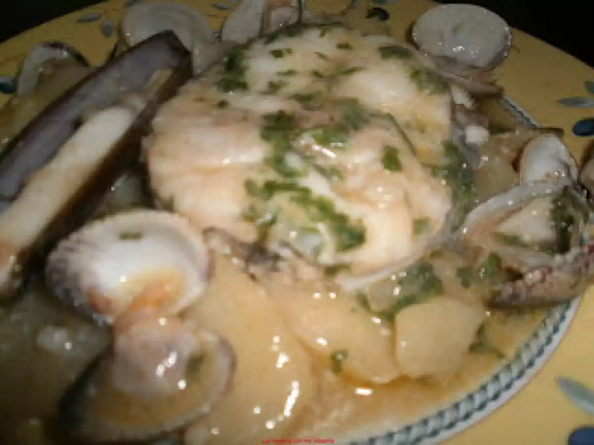 Merluza en salsa verde con patatas. - foto 2