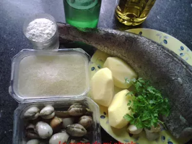 Merluza en salsa verde con patatas. - foto 4