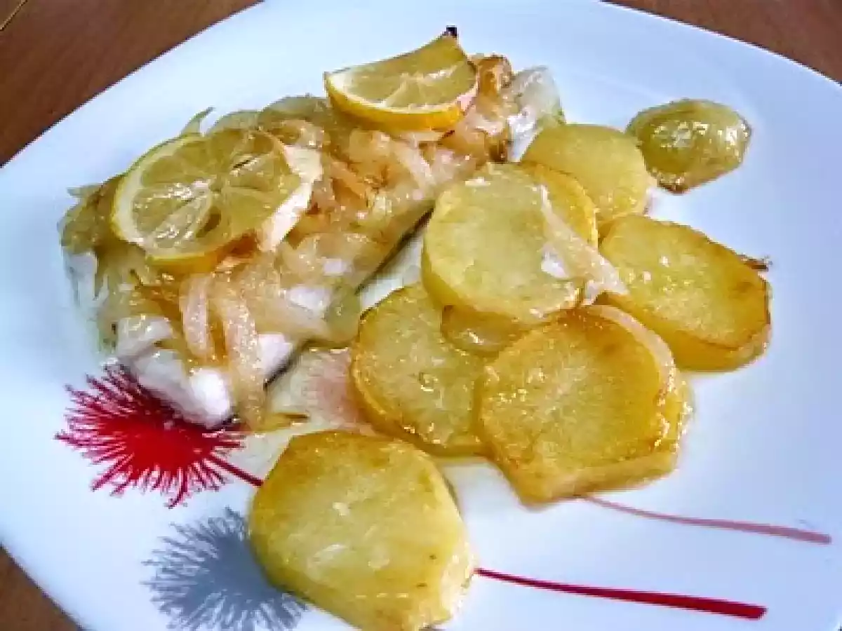 Merluza encebollada al horno - foto 2