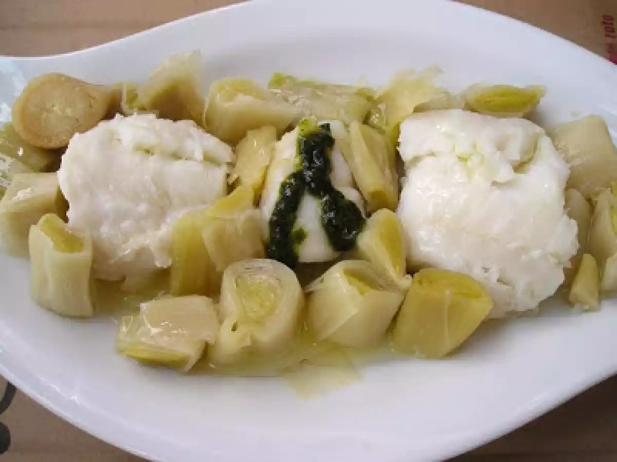 Merluza hervida con puerros