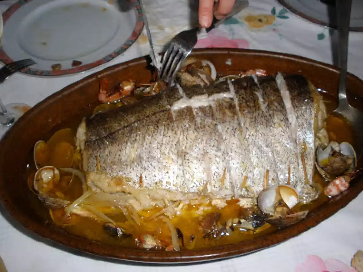Merluza rellena de gulas y gambas