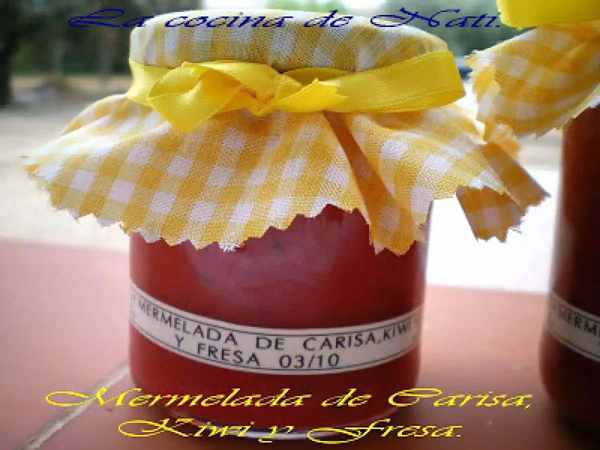 MERMELADA DE CARISA, KIWI Y FRESAS.