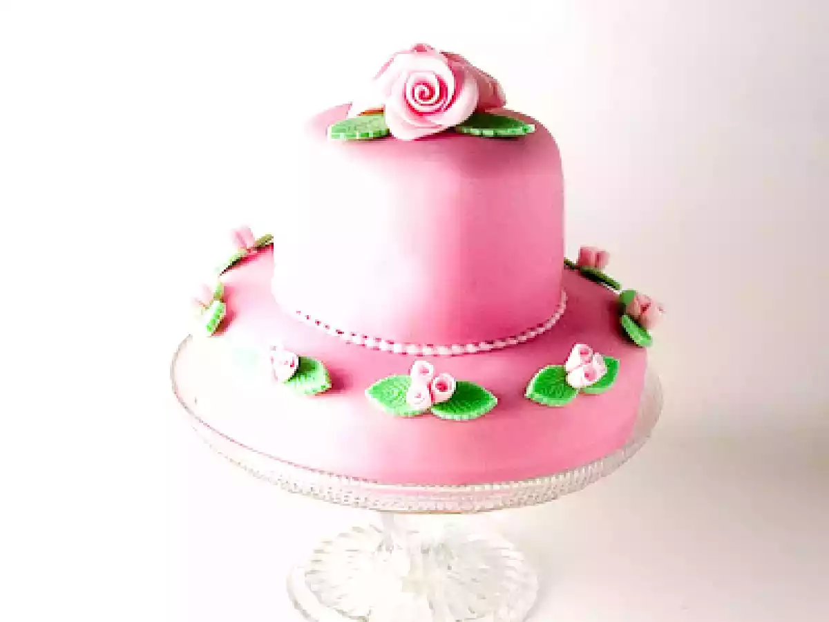 Mi primera tarta de dos pisos... viva!!!