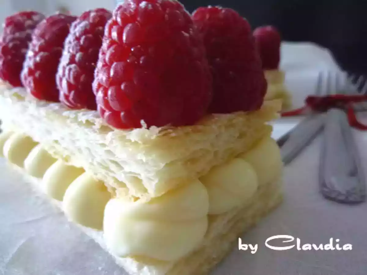 Milhojas, crema de chocolate blanco y frambuesas - foto 3