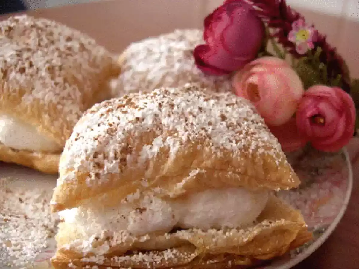 Milhojas crujientes de merengue italiano