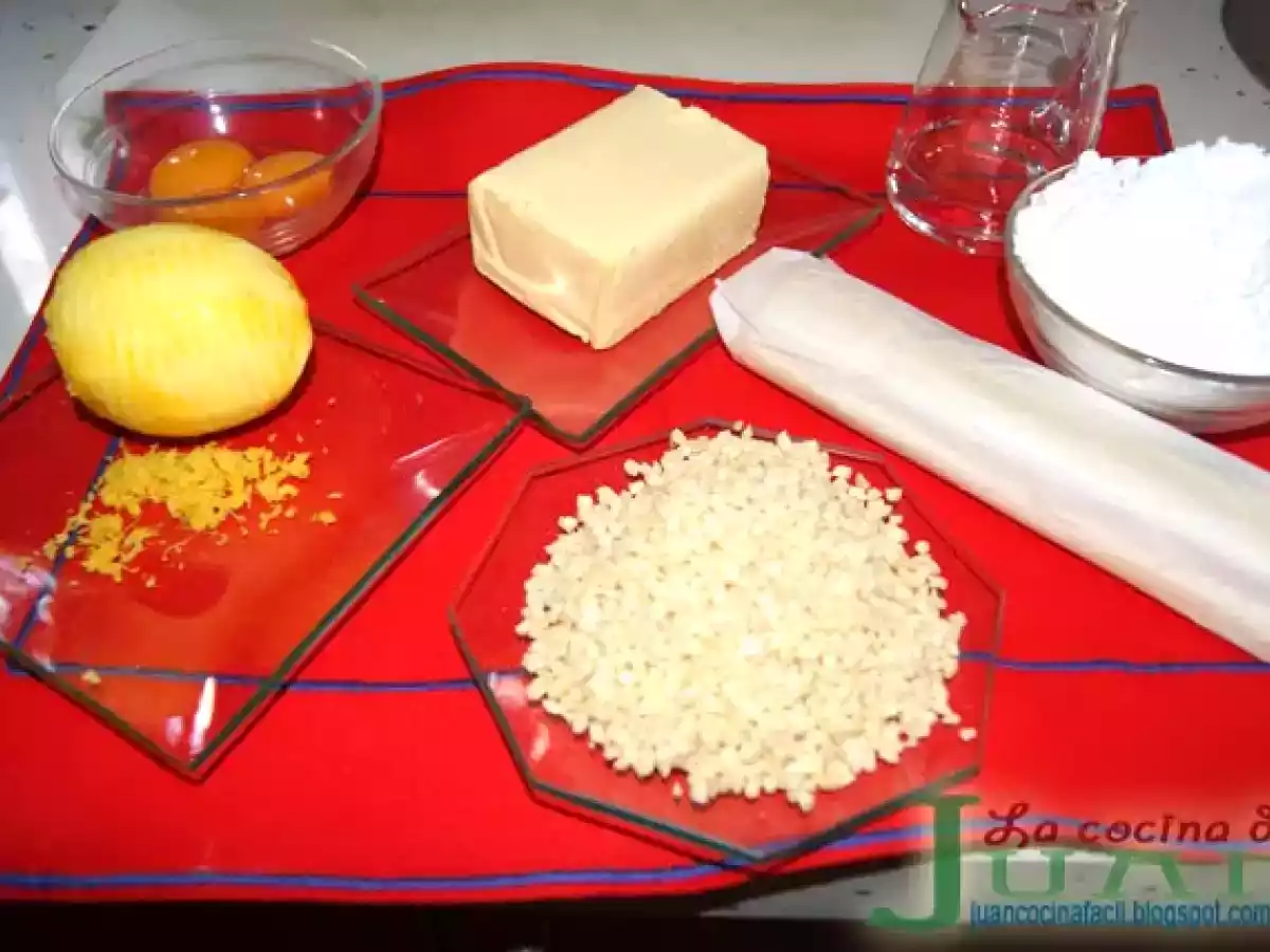 MILHOJAS DE CREMA DE ALMENDRAS