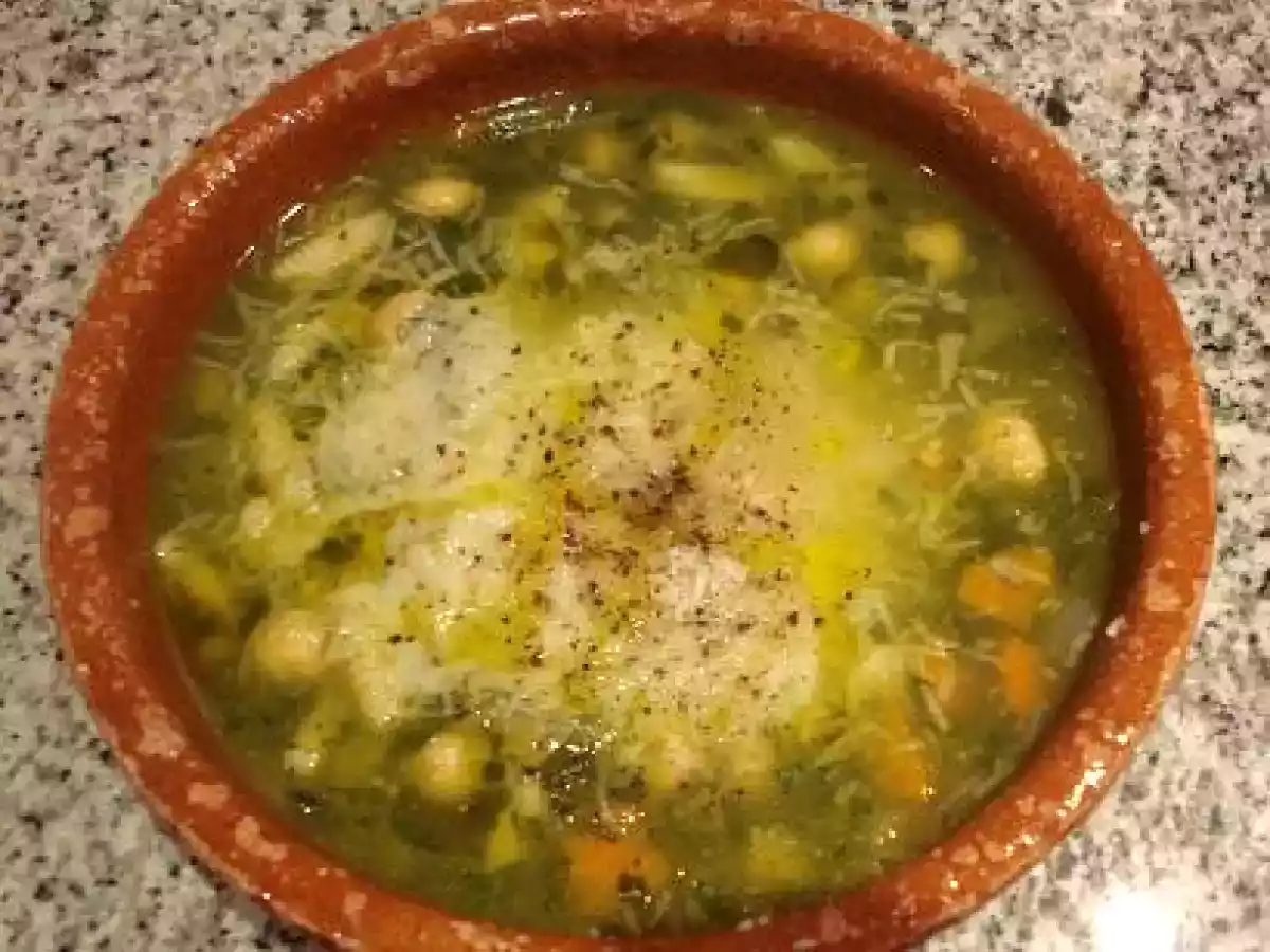 Minestra di ceci e spinaci (Menestra de garbanzos y espinacas)