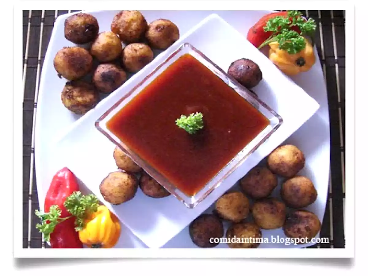 Mini Bollos Pelones de Plátano y Cazón con Confitura de Ají Dulce Margariteño - foto 2