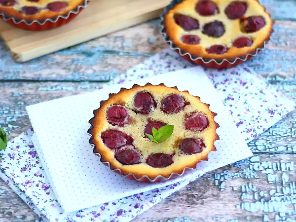 Mini clafoutis de cerezas y almendras sin gluten