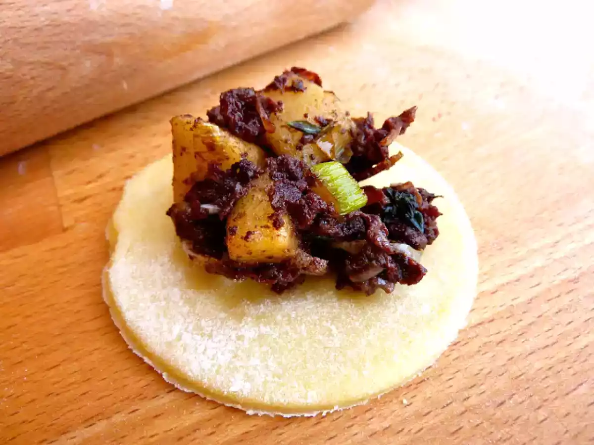 Mini empanaditas de morcilla, manzana y beicon. - foto 3