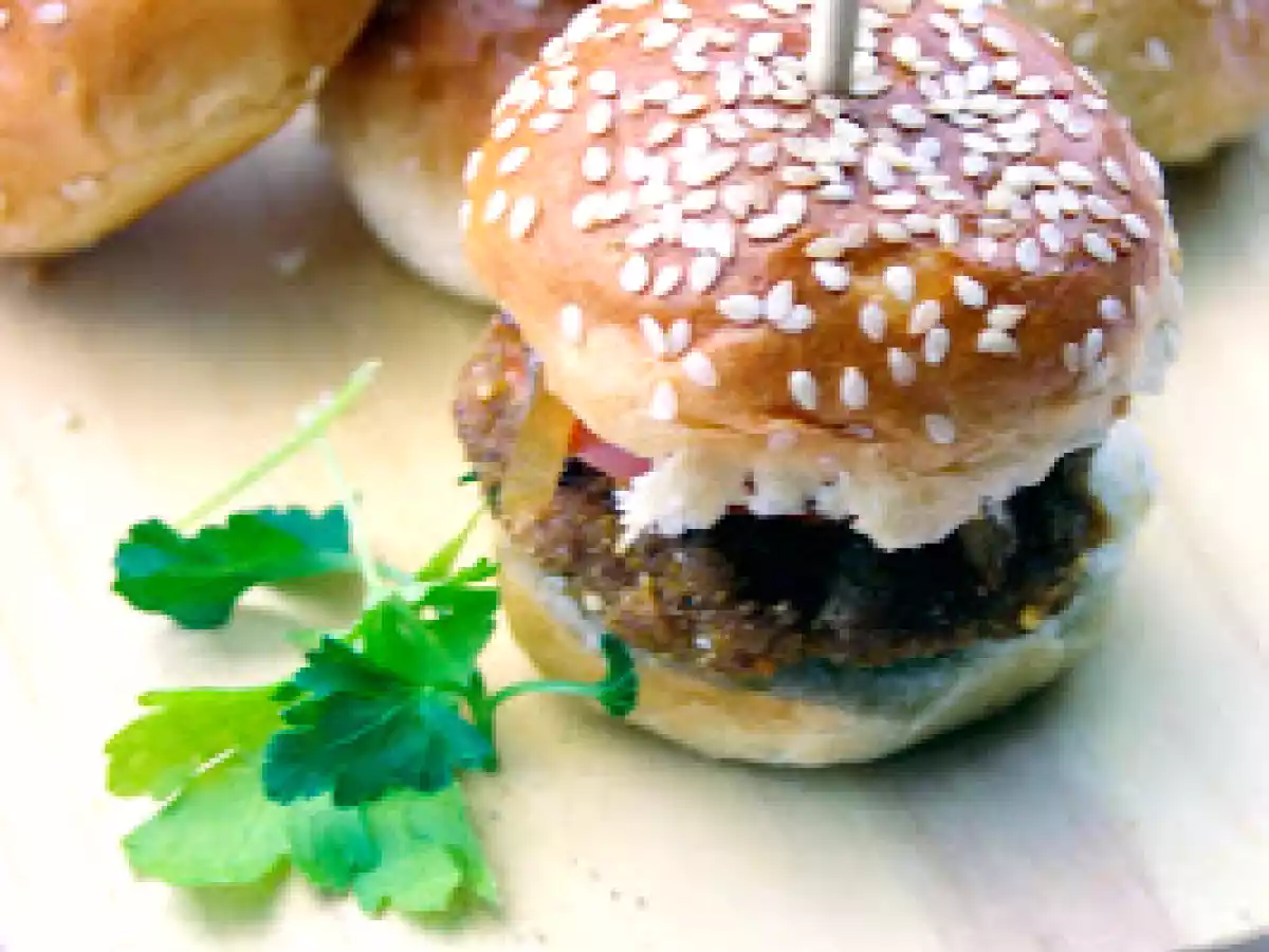 Mini hamburguesas muy jugosas - foto 3