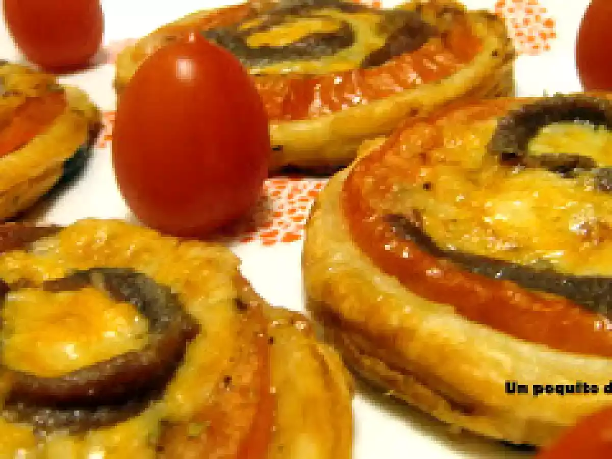 MINI PIZZAS DE HOJALDRE