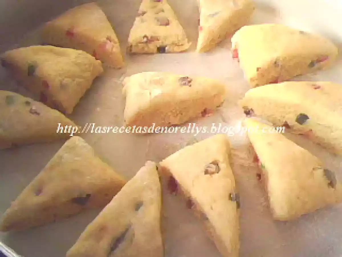 Mini-Scones de Frutas Confitadas, Limón y Jengibre