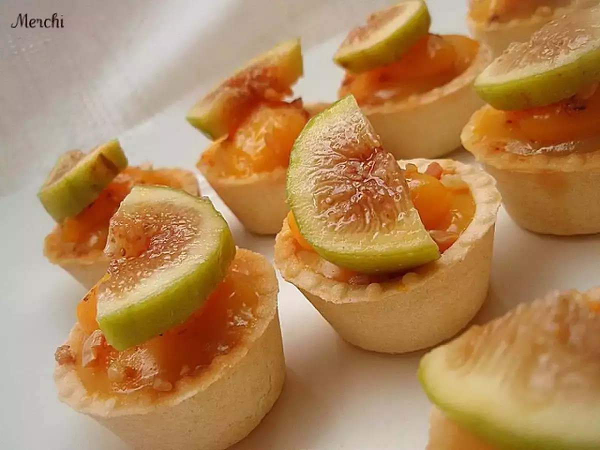Mini tartaletas de flan de vainilla con higos verdes