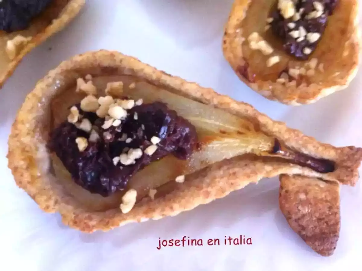 Mini tartaletas veganas de pera con ganache de chocolate