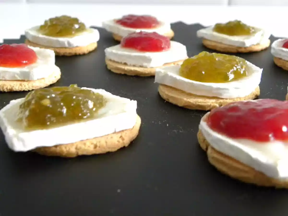 MINI TOSTAS DE QUESO Y MERMELADA - foto 2