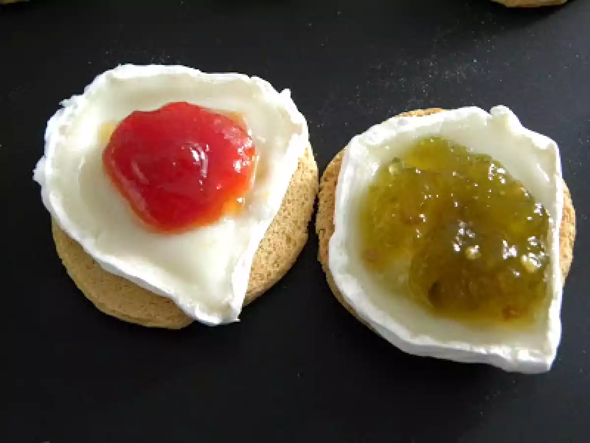 MINI TOSTAS DE QUESO Y MERMELADA - foto 3