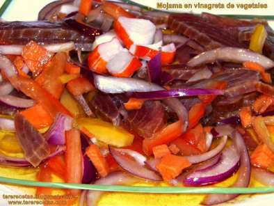 Mojama en vinagreta de vegetales.