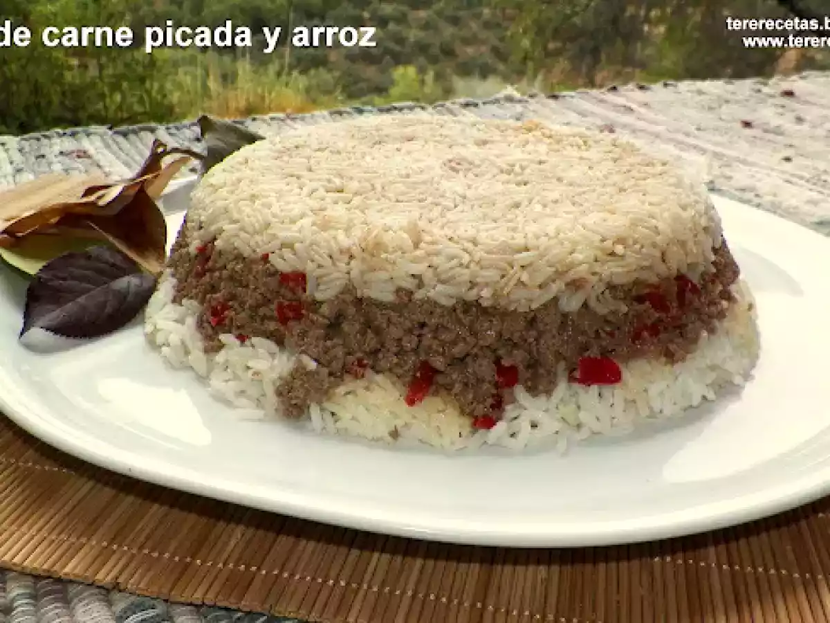 Molde de carne picada y arroz.